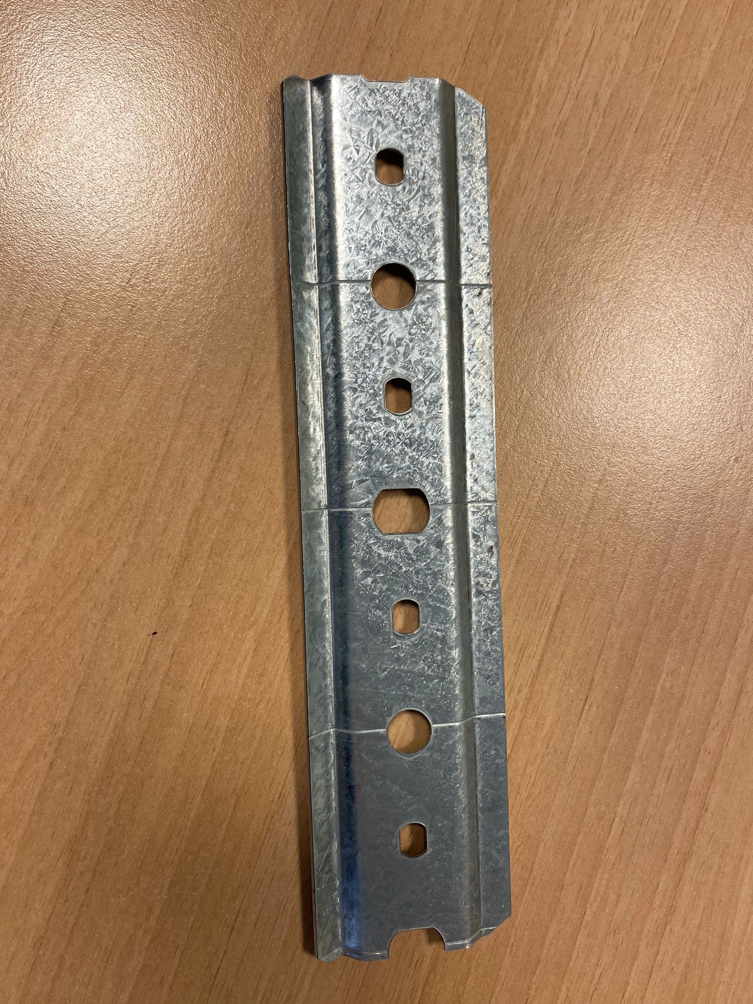 Ophangrail  ijzer/verzinkt - Lengte 19,8 cm Hoogte 4,8 cm